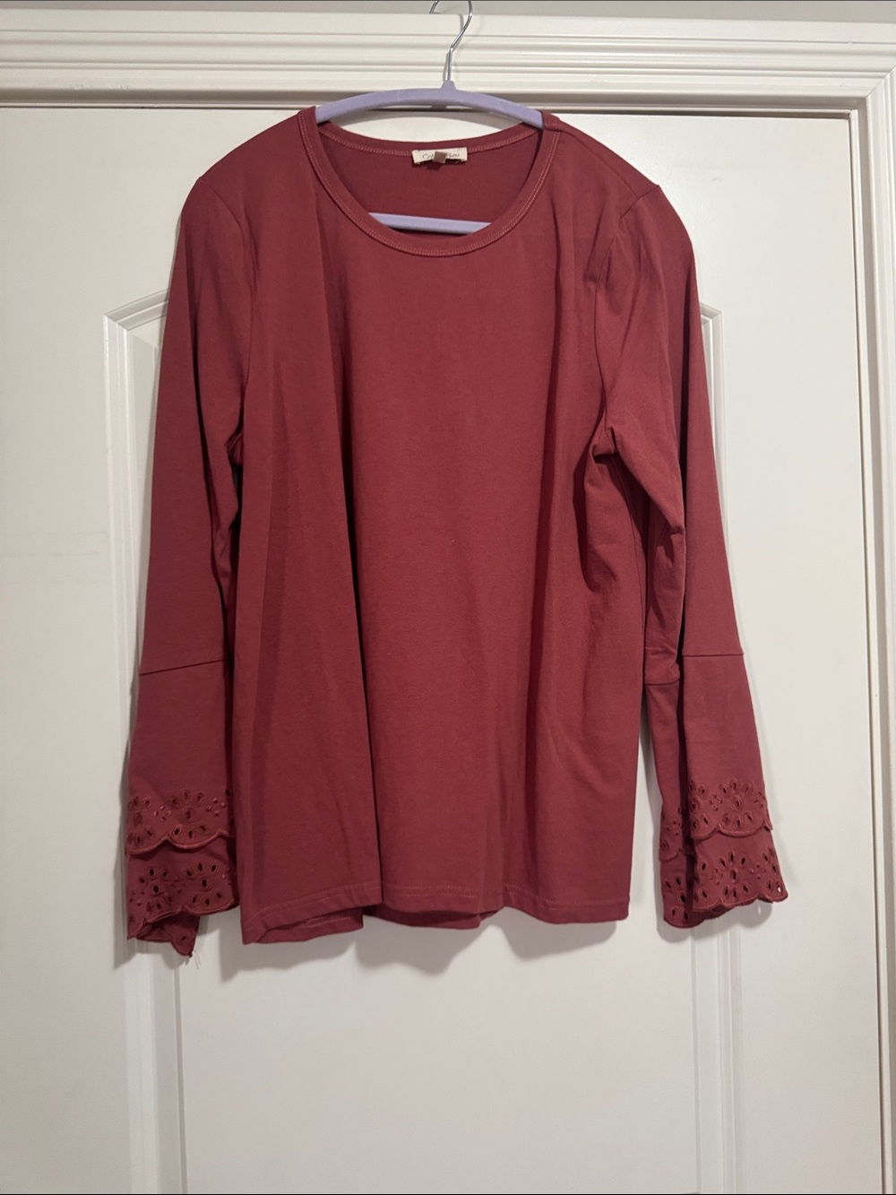 Scallop Laser-Cut Cuff Long-Sleeve Tee in Dusty Rose